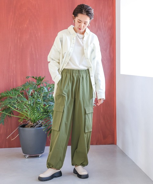 LEPSIM(レプシィム)の「箔プリントデニムシャツ 987193(シャツ/ブラウス・レディース・オフホワイト/インディゴブルー・FREE)」の22枚目の写真