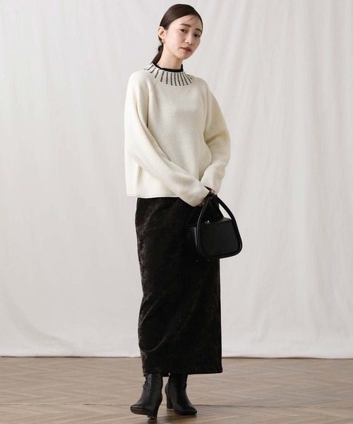 MARIED'OR(マリードール)の「5G畦ネック刺繍ボトルネックニット(ニット/セーター・レディース・ブラック×ホワイト/ホワイト×ブラック・FREE)」の6枚目の写真