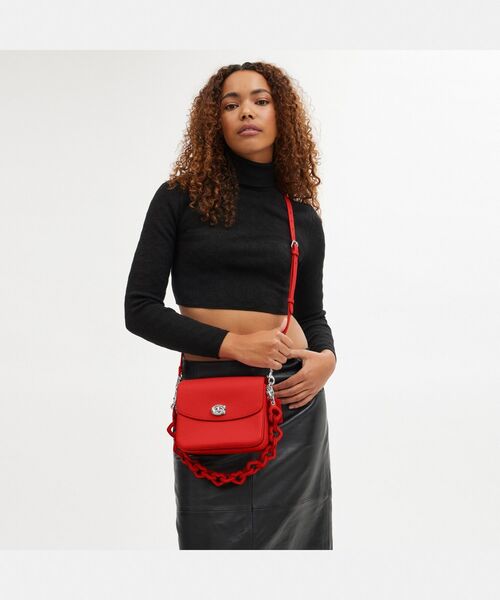COACH（コーチ）の「キャシー クロスボディ 19・ハート