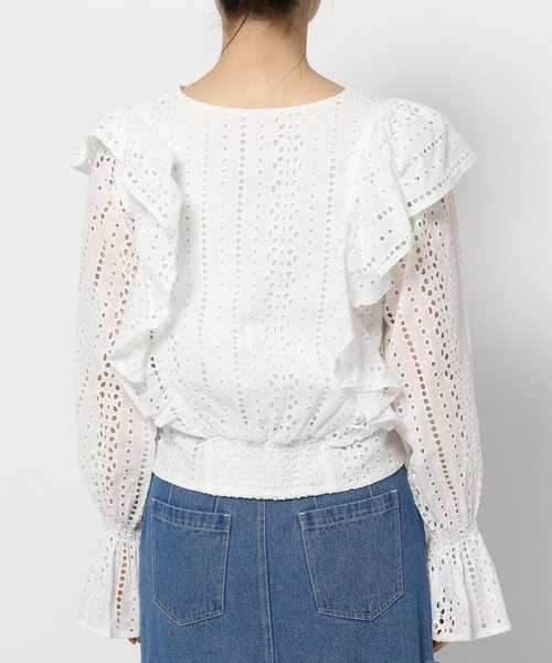 mysty woman（ミスティウーマン）の「コットンレースフリルブラウス　106894（シャツ/ブラウス・レディース・アイボリー/オフホワイト・FREE）」の13枚目の写真
