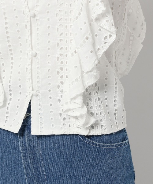 mysty woman（ミスティウーマン）の「コットンレースフリルブラウス　106894（シャツ/ブラウス・レディース・アイボリー/オフホワイト・FREE）」の5枚目の写真