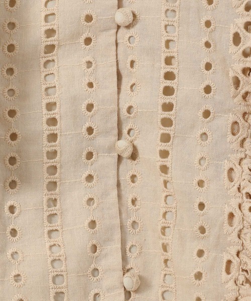 mysty woman（ミスティウーマン）の「コットンレースフリルブラウス　106894（シャツ/ブラウス・レディース・アイボリー/オフホワイト・FREE）」の7枚目の写真