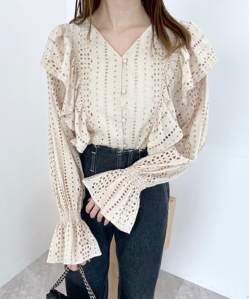 mysty woman（ミスティウーマン）の「コットンレースフリルブラウス　106894（シャツ/ブラウス・レディース・アイボリー/オフホワイト・FREE）」の10枚目の写真