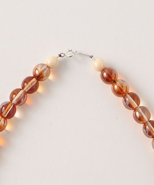 Steven Alan(スティーブンアラン)の「<Steven Alan>ガラス ネックレス(ネックレス・レディース・オフホワイト/ブラウン・FREE)」の4枚目の写真