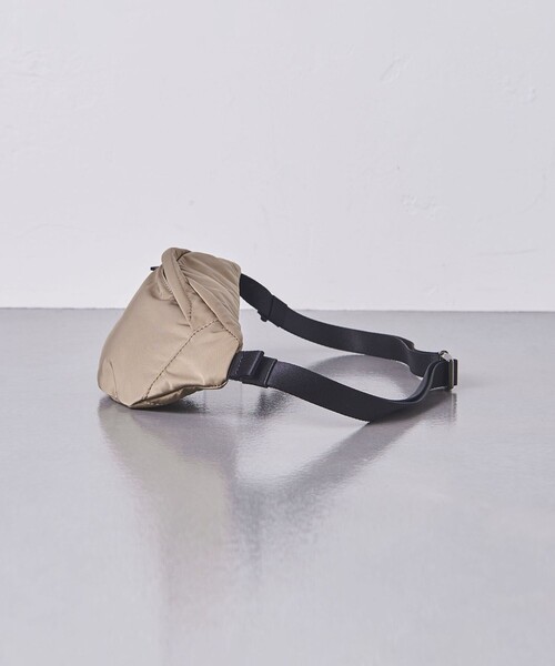 STANDARD SUPPLY（スタンダードサプライ）の「【別注】＜STANDARD SUPPLY＞ ウエストバッグ Sサイズ（ボディバッグ/ウエストポーチ・メンズ・ブラック/ダークグレー/ベージュ・FREE）」の5枚目の写真