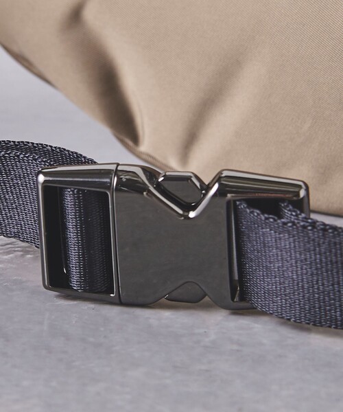 STANDARD SUPPLY（スタンダードサプライ）の「【別注】＜STANDARD SUPPLY＞ ウエストバッグ Sサイズ（ボディバッグ/ウエストポーチ・メンズ・ブラック/ダークグレー/ベージュ・FREE）」の11枚目の写真