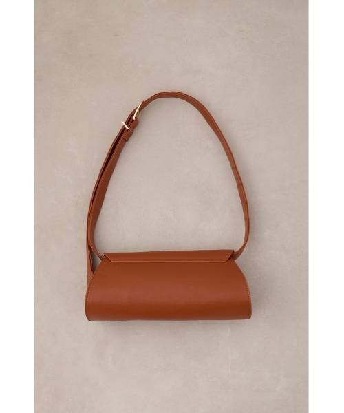 AZUL by moussy(アズールバイマウジー)の「ワイドシェイプドフラップバッグ(ショルダーバッグ・レディース・ブラウン/ブラック/ライトベージュ・FREE)」の18枚目の写真