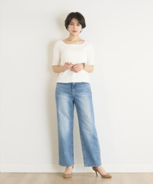 INED CLARO(イネドクラロ)の「カーブデニムパンツ(デニムパンツ・レディース・インディゴブルー・9号/11号)」の2枚目の写真