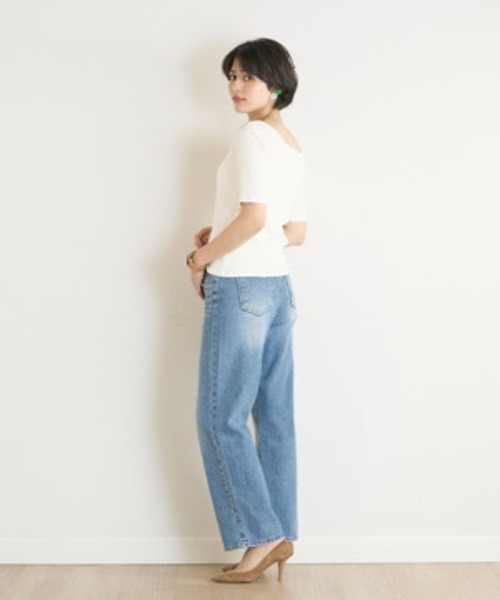 INED CLARO(イネドクラロ)の「カーブデニムパンツ(デニムパンツ・レディース・インディゴブルー・9号/11号)」の5枚目の写真