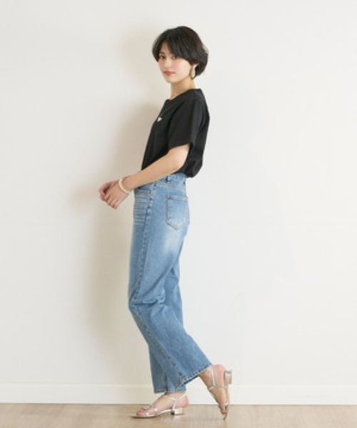 INED CLARO(イネドクラロ)の「カーブデニムパンツ(デニムパンツ・レディース・インディゴブルー・9号/11号)」の9枚目の写真