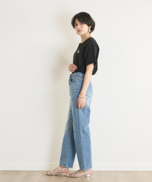 INED CLARO(イネドクラロ)の「カーブデニムパンツ(デニムパンツ・レディース・インディゴブルー・9号/11号)」の10枚目の写真