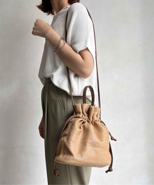 Chez toi(シェトワ)の「雑材巾着2WAYショルダー(ショルダーバッグ・レディース・ブラック/モカ/ベージュ・FREE)」の13枚目の写真