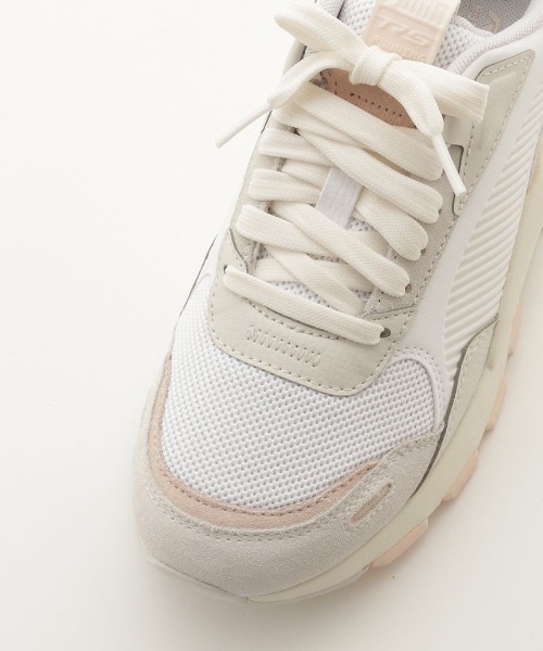 PUMA(プーマ)の「【emmi×PUMA】RS 3.0 Soft Wns(スニーカー・レディース・ライトベージュ・25cm/24.5cm/24cm/23.5cm/23cm/22.5cm)」の4枚目の写真