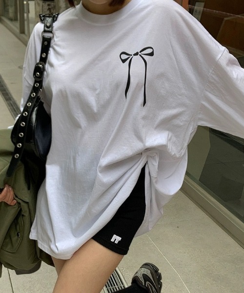 Vipoa(ヴィポア)の「リボンアクセントロンTee(Tシャツ/カットソー・レディース・ホワイト/ブラック・FREE)」の1枚目の写真