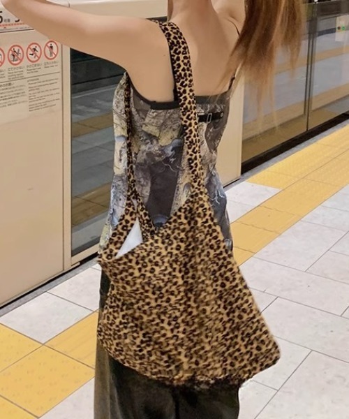 Vipoa(ヴィポア)の「Retro leopard big shoulder bag(トートバッグ・レディース・アイボリー/ブラウン・FREE)」の8枚目の写真