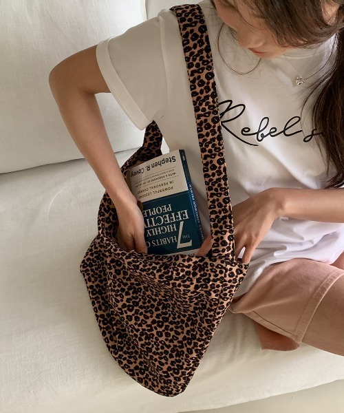 Vipoa(ヴィポア)の「Retro leopard big shoulder bag(トートバッグ・レディース・アイボリー/ブラウン・FREE)」の17枚目の写真
