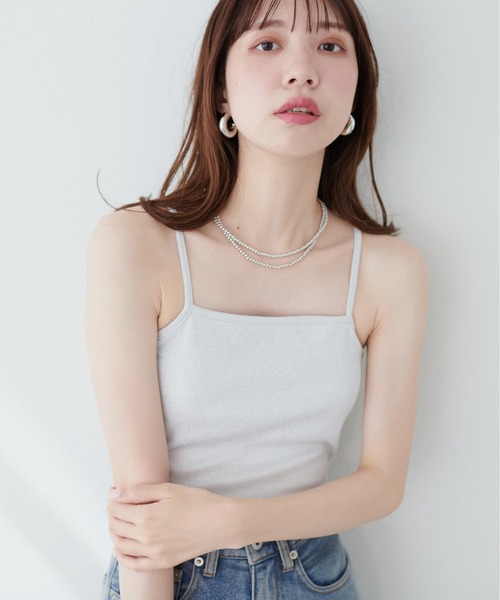 natural couture(ナチュラルクチュール)の「ラメフライスカップ付スクエアキャミ(キャミソール・レディース・ライトグレー/ブラック/ピンクベージュ・FREE)」の10枚目の写真