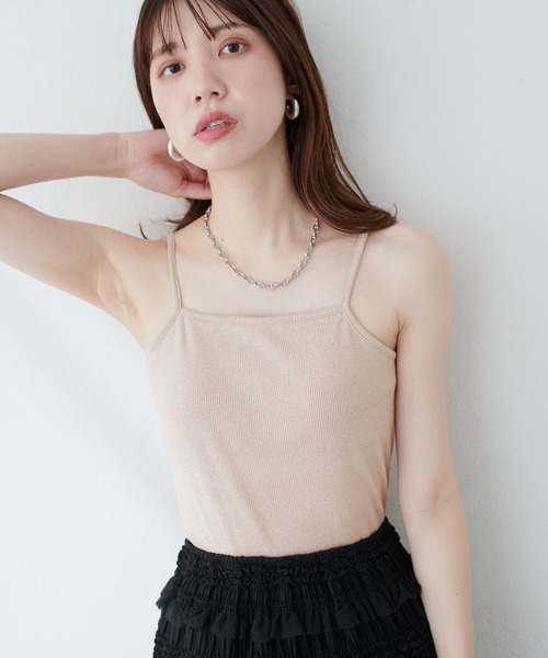 natural couture(ナチュラルクチュール)の「ラメフライスカップ付スクエアキャミ(キャミソール・レディース・ライトグレー/ブラック/ピンクベージュ・FREE)」の17枚目の写真