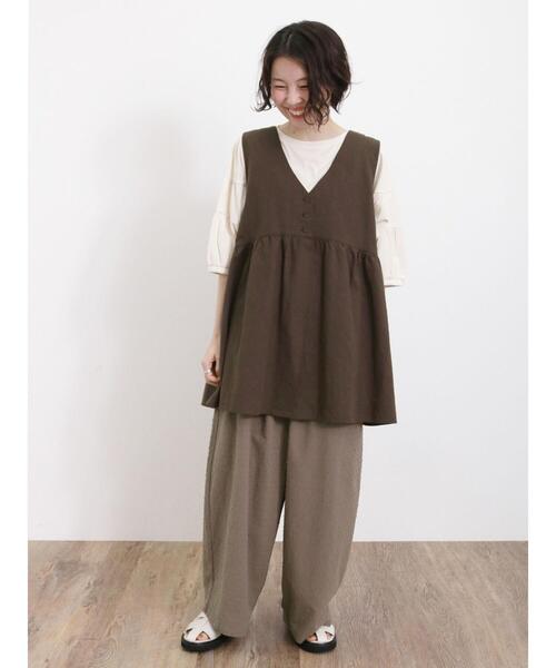 Samansa Mos2（サマンサ モスモス）の「リネン混Vネックベスト（ベスト・レディース・チャコールグレー/ブラック/ブラウン/キナリ・F）」の11枚目の写真