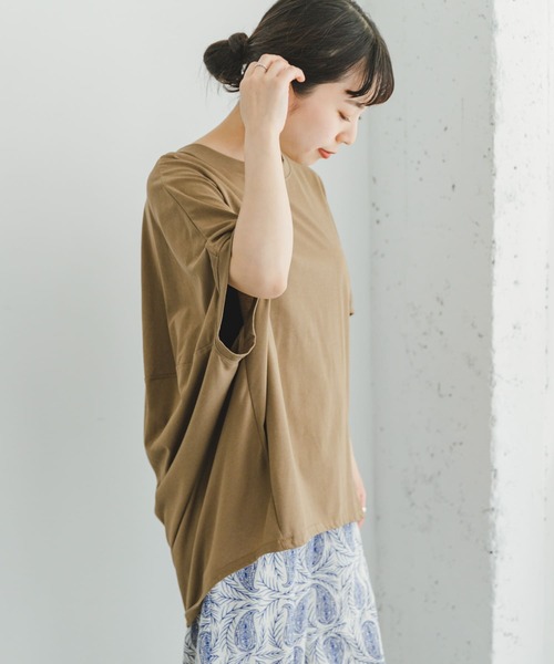 ITEMS URBANRESEARCH（アイテムズ アーバンリサーチ）の「『吸水速乾』ドライタッチバックタックプルオーバー（Tシャツ/カットソー・レディース・ブラック/オフホワイト/ブラウン・FREE）」の3枚目の写真