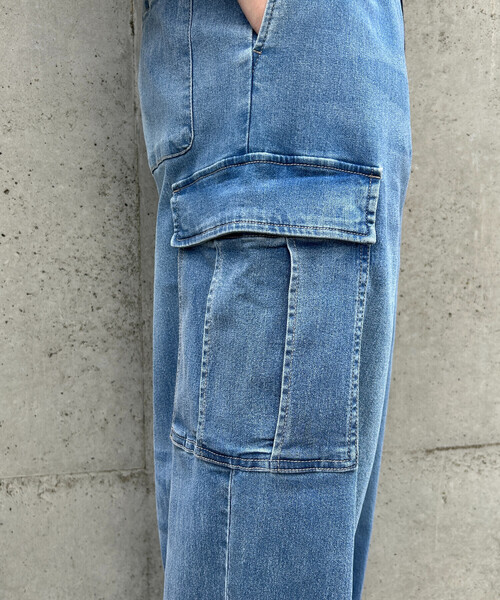 Purple&Yellow（パープルアンドイエロー）の「デニムカーゴワイドテーパードパンツ（デニムパンツ・メンズ・ケミカルウォッシュ/ブラック・X-SMALL/SMALL/MEDIUM/LARGE）」の4枚目の写真