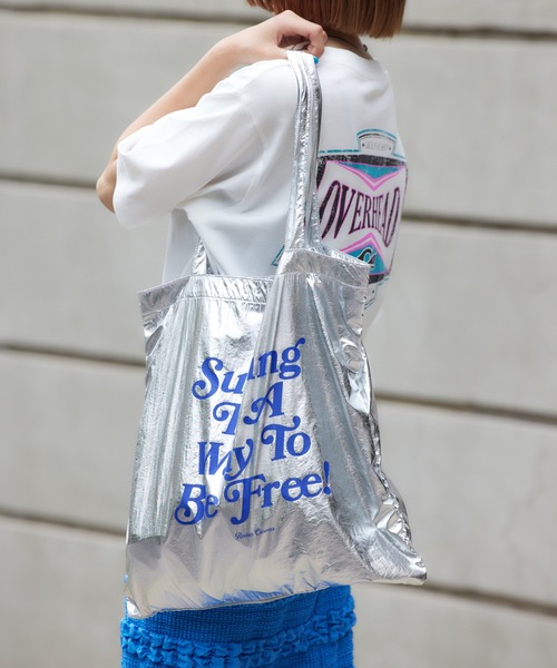 RODEO CROWNS WIDE BOWL（ロデオクラウンズワイドボウル）の「Surf Bum メタリックトートバック（トートバッグ・レディース・ブルー/グリーン/シルバー/ピンク・FREE）」の4枚目の写真