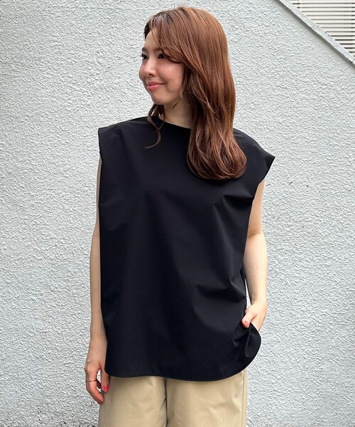 UNFILO(アンフィーロ)の「FINE MOVE コクーンブラウス(シャツ/ブラウス・レディース・ブラック系/カーキ系/グレー系・MEDIUM/SMALL)」の16枚目の写真