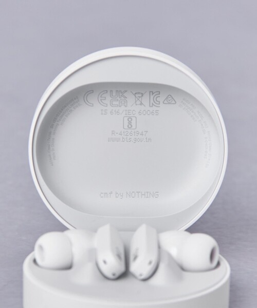 UNITED ARROWS（ユナイテッドアローズ）の「＜CMF by Nothing＞BUDS PRO/ワイヤレス イヤホン（ヘッドフォン/イヤホン・メンズ・ライトグレー/ダークグレー/オレンジ・FREE）」の7枚目の写真