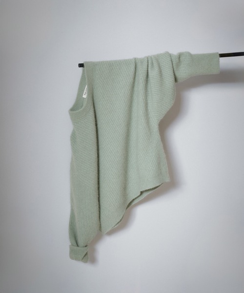 SALON adam et rope'(サロン アダム エ ロペ)の「FOXWOOLクルーネックPO(ニット/セーター・レディース・ホワイト系その他5/グリーン系その他/チャコールグレー・FREE)」の15枚目の写真