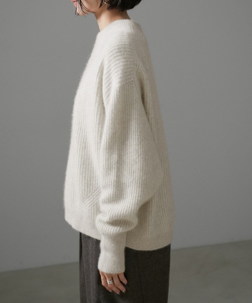 SALON adam et rope'(サロン アダム エ ロペ)の「FOXWOOLクルーネックPO(ニット/セーター・レディース・ホワイト系その他5/グリーン系その他/チャコールグレー・FREE)」の7枚目の写真