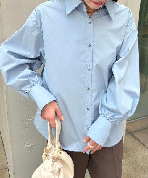 VIS(ビス)の「【近赤外線対策/UVケア】バックプリーツシャツ(シャツ/ブラウス・レディース・サックスブルー/ホワイト/ピンク/ネイビー・FREE)」の4枚目の写真