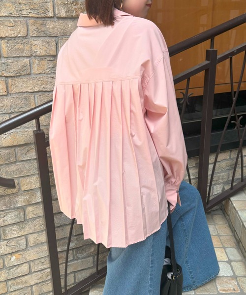 VIS(ビス)の「【近赤外線対策/UVケア】バックプリーツシャツ(シャツ/ブラウス・レディース・サックスブルー/ホワイト/ピンク/ネイビー・FREE)」の1枚目の写真