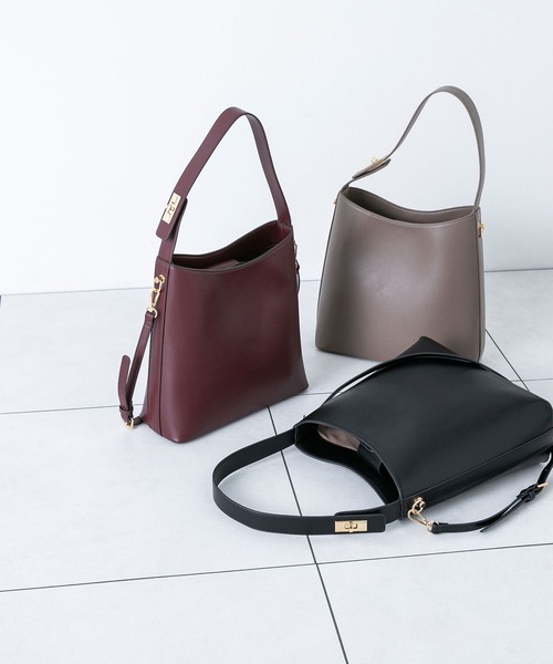 NATURAL BEAUTY BASIC（ナチュラルビューティーベーシック）の「◇【Oggi掲載】マンハッタンショルダーバッグ（ショルダーバッグ・レディース・グレイッシュベージュ/ワイン/ブラック・ﾌﾘ-）」の2枚目の写真