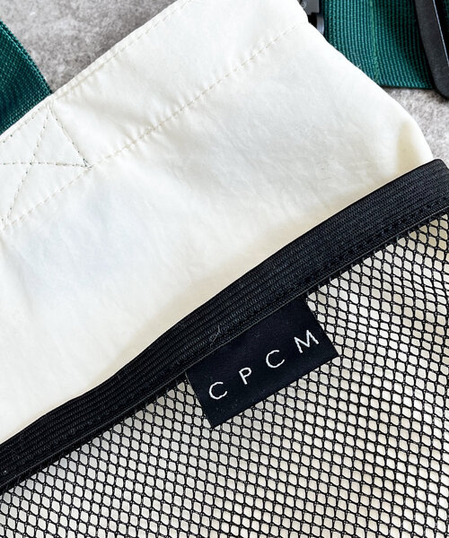 CPCM（シーピーシーエム）の「【ASUKA's企画】撥水ナイロン2WAYバッグ（ショルダーバッグ・レディース・ネイビー/アイボリー/チャコールグレー・FREE）」の9枚目の写真