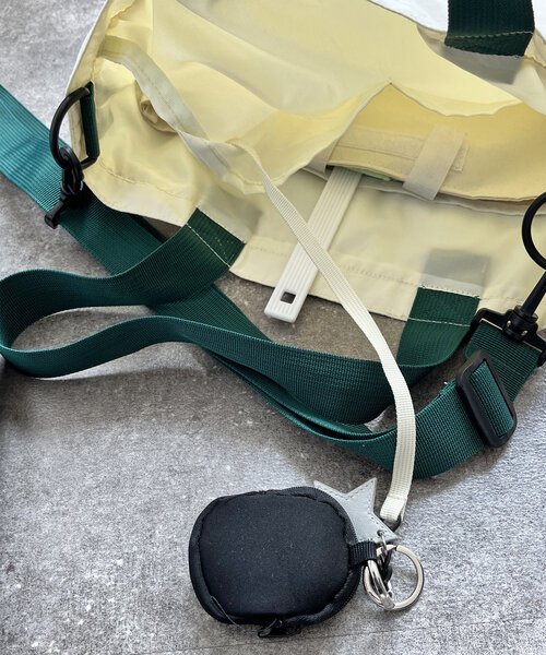 CPCM（シーピーシーエム）の「【ASUKA's企画】撥水ナイロン2WAYバッグ（ショルダーバッグ・レディース・ネイビー/アイボリー/チャコールグレー・FREE）」の11枚目の写真