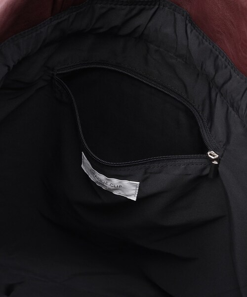 OPAQUE.CLIP（オペークドットクリップ）の「【A4サイズ対応】ソフト合皮巾着ドローストリングトートバッグ（トートバッグ・レディース・ブラック/ブラウン系/シルバー/ライトグレー/ボルドー・00）」の17枚目の写真