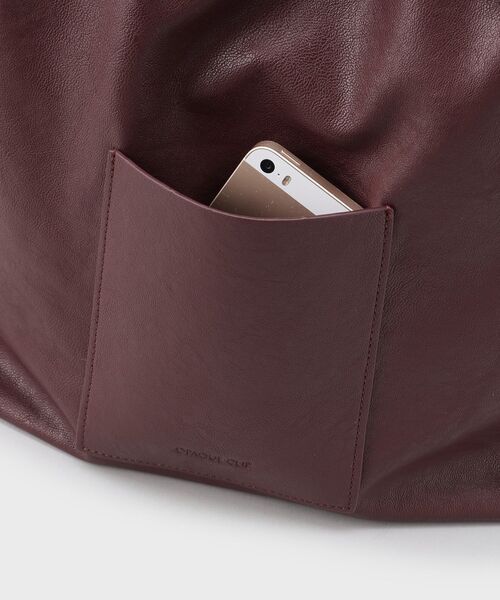 OPAQUE.CLIP（オペークドットクリップ）の「【A4サイズ対応】ソフト合皮巾着ドローストリングトートバッグ（トートバッグ・レディース・ブラック/ブラウン系/シルバー/ライトグレー/ボルドー・00）」の19枚目の写真