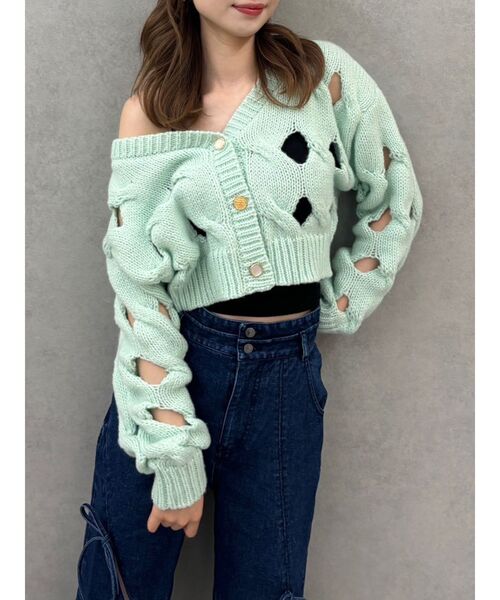 dazzlin（ダズリン）の「スリットケーブルニットカーディガン（カーディガン/ボレロ・レディース・ブラック/パープル/グリーン/オフホワイト・FREE）」の4枚目の写真