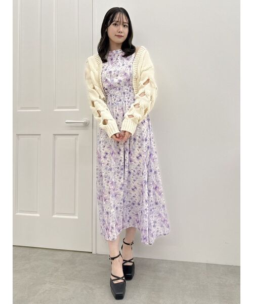 dazzlin（ダズリン）の「スリットケーブルニットカーディガン（カーディガン/ボレロ・レディース・ブラック/パープル/グリーン/オフホワイト・FREE）」の12枚目の写真