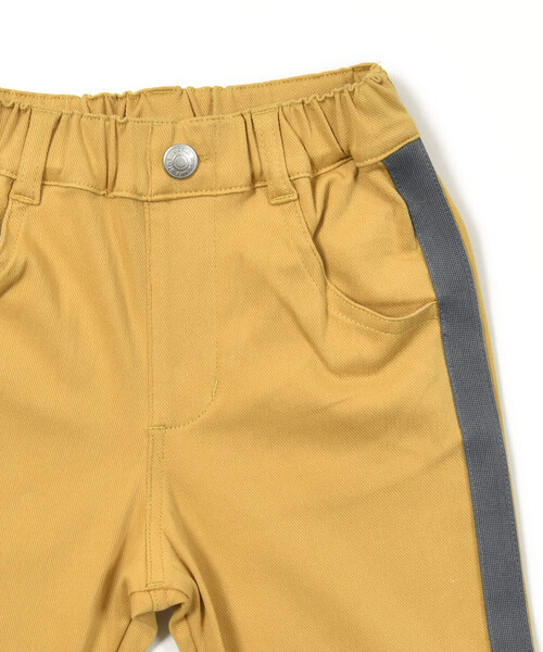 BeBe（ベベ）の「ツイルニットサイドテープロングパンツ(90~150cm)（スウェットパンツ・キッズ・イエロー/ブラック・110cm/120cm/130cm/140cm/150cm/100cm/90cm）」の11枚目の写真