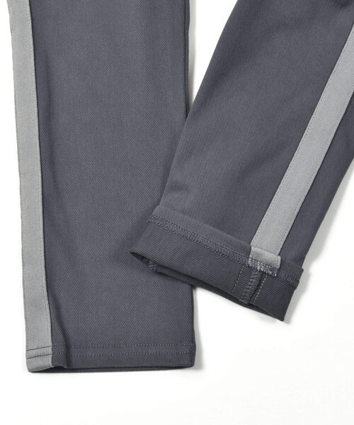 BeBe（ベベ）の「ツイルニットサイドテープロングパンツ(90~150cm)（スウェットパンツ・キッズ・イエロー/ブラック・110cm/120cm/130cm/140cm/150cm/100cm/90cm）」の17枚目の写真