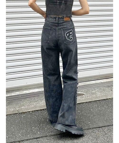 EVRIS（エヴリス）の「モチーフポケットワイドデニムパンツ（デニムパンツ・レディース・ライトブルー/ブラック・MEDIUM/SMALL）」の2枚目の写真