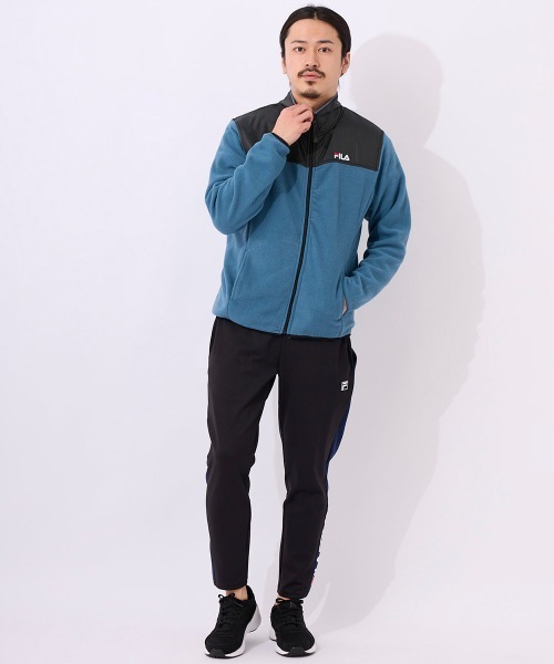 FILA(フィラ)の「マイクロフリース 切り替えスタンドジャケット フルジップブルゾン(ブルゾン・メンズ・ネイビー/ブラック/ダークブルー・MEDIUM/LARGE/X-LARGE)」の14枚目の写真