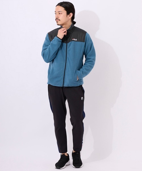 FILA(フィラ)の「マイクロフリース 切り替えスタンドジャケット フルジップブルゾン(ブルゾン・メンズ・ネイビー/ブラック/ダークブルー・MEDIUM/LARGE/X-LARGE)」の15枚目の写真