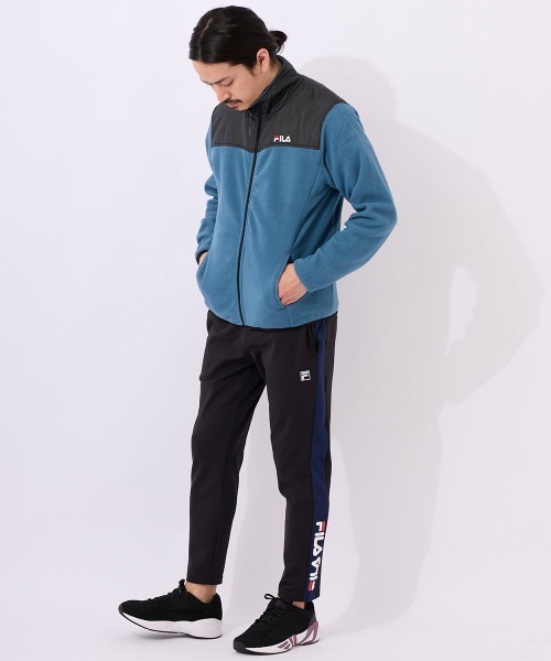 FILA(フィラ)の「マイクロフリース 切り替えスタンドジャケット フルジップブルゾン(ブルゾン・メンズ・ネイビー/ブラック/ダークブルー・MEDIUM/LARGE/X-LARGE)」の16枚目の写真
