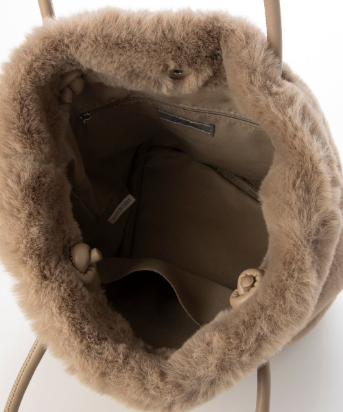 cache cache(カシュ カシュ)の「カシュカシュ cachecache / フェイクラビットハトメトートバッグ(トートバッグ・レディース・ベージュ系その他/グリーン/ピンク・FREE)」の6枚目の写真