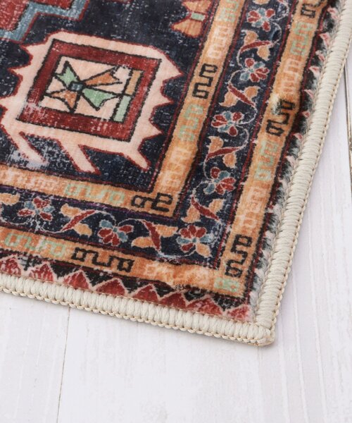 one'sterrace（ワンズテラス）の「プリント マット ライオン（ラグ/マット・レディース・レッド系9・99）」の4枚目の写真