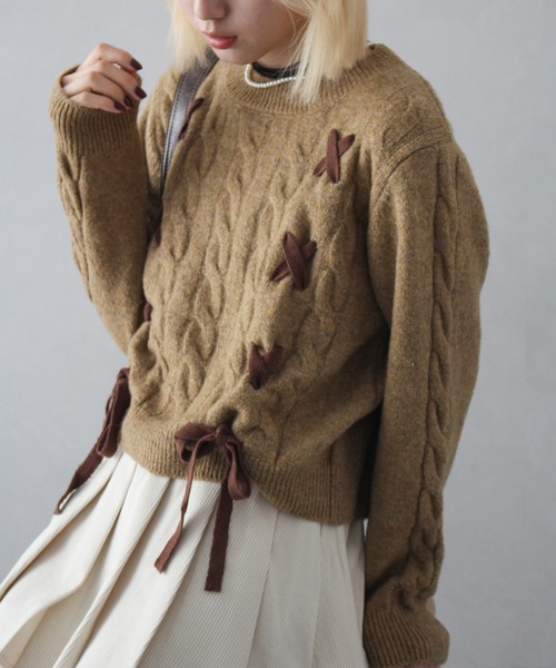 SpRay(スプレイ)の「ケーブルリボンニット(ニット/セーター・レディース・レッド/グレー/ホワイト/ベージュ・FREE)」の4枚目の写真