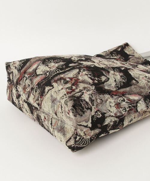 favori(ファヴォリ)の「EM:ソチジャガード 軽量トートバッグ A4(ショルダーバッグ・レディース・レオパード/ブラック/アニマル/ゼブラ・FREE)」の6枚目の写真