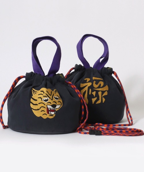 HOUSTON(ヒューストン)の「HOUSTON(ヒューストン)刺繍エフェクトバッグ/巾着ミニショルダー/ユニセックス(ショルダーバッグ・レディース・ブルー/グリーン/オレンジ/イエロー/ブルー系その他/ミント/ピンク/オリーブ/スモークピンク/ブルー系その他2/ネイビー/グリーン系その他/レッド/ライトピンク/ダークグリーン/イエロー系その他/グリーン系その他2/ピンク系その他・FREE)」の8枚目の写真